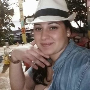 Meet your Posher, Candice